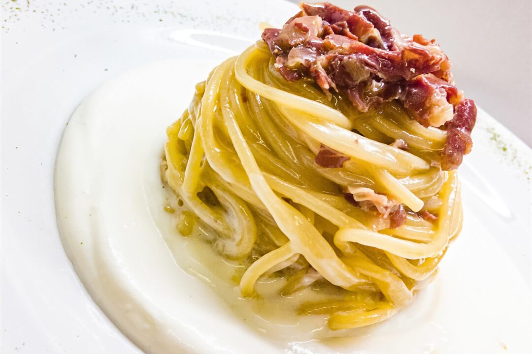Spaghetti al Prosciutto di Parma e Parmigiano su Crema di Ricotta